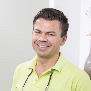 Adrian Makowski – Zahnarzt Menden Adrian Makowski – Zahnarzt Menden
